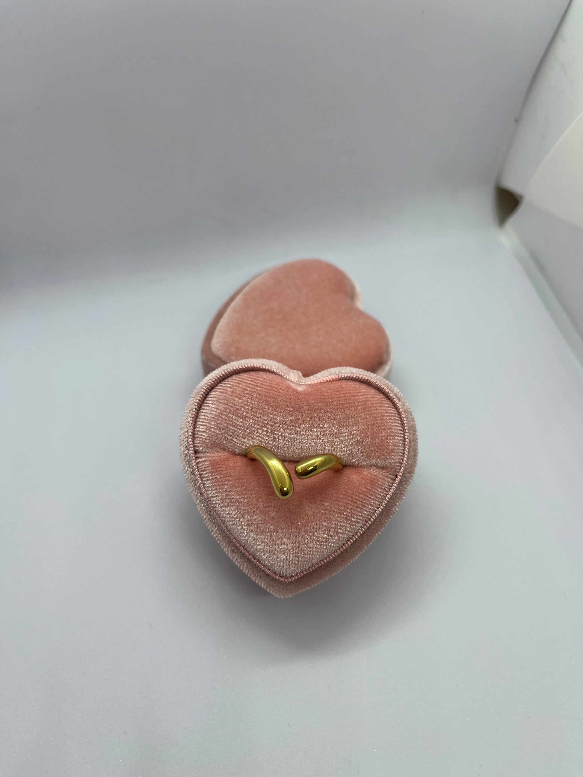 Zola ring