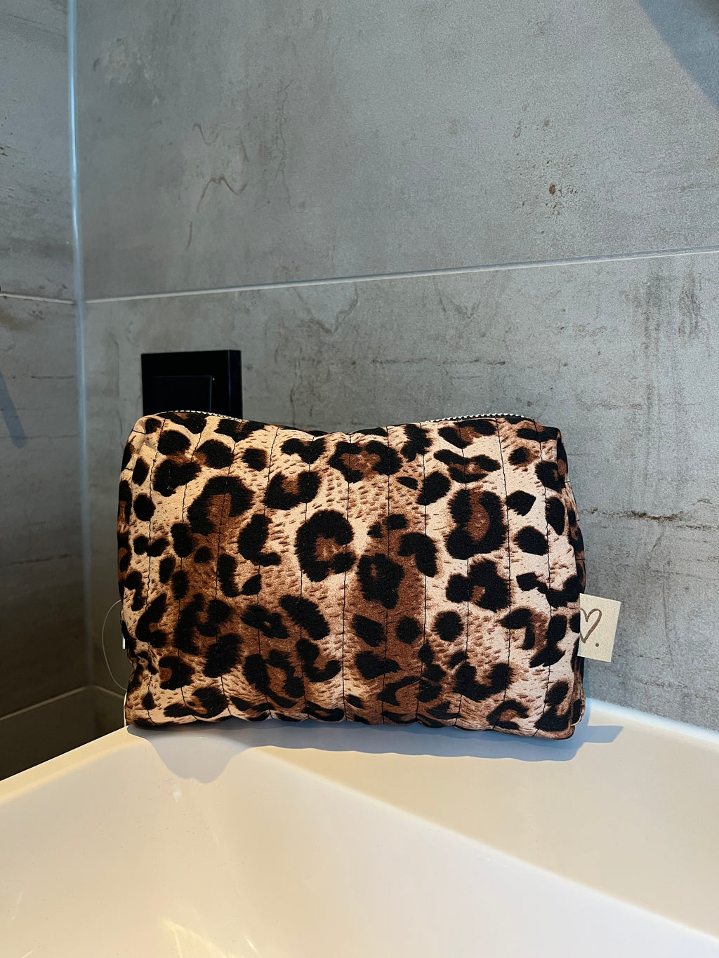 Toilettas leo bruin