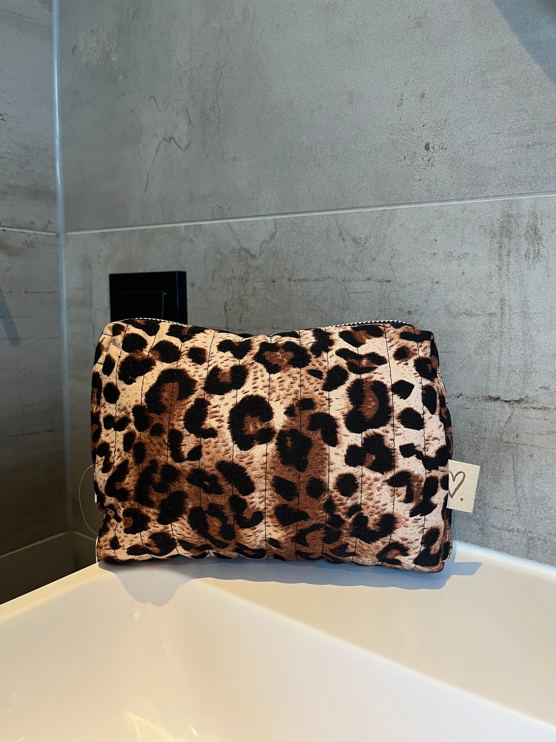 Toilettas leo bruin