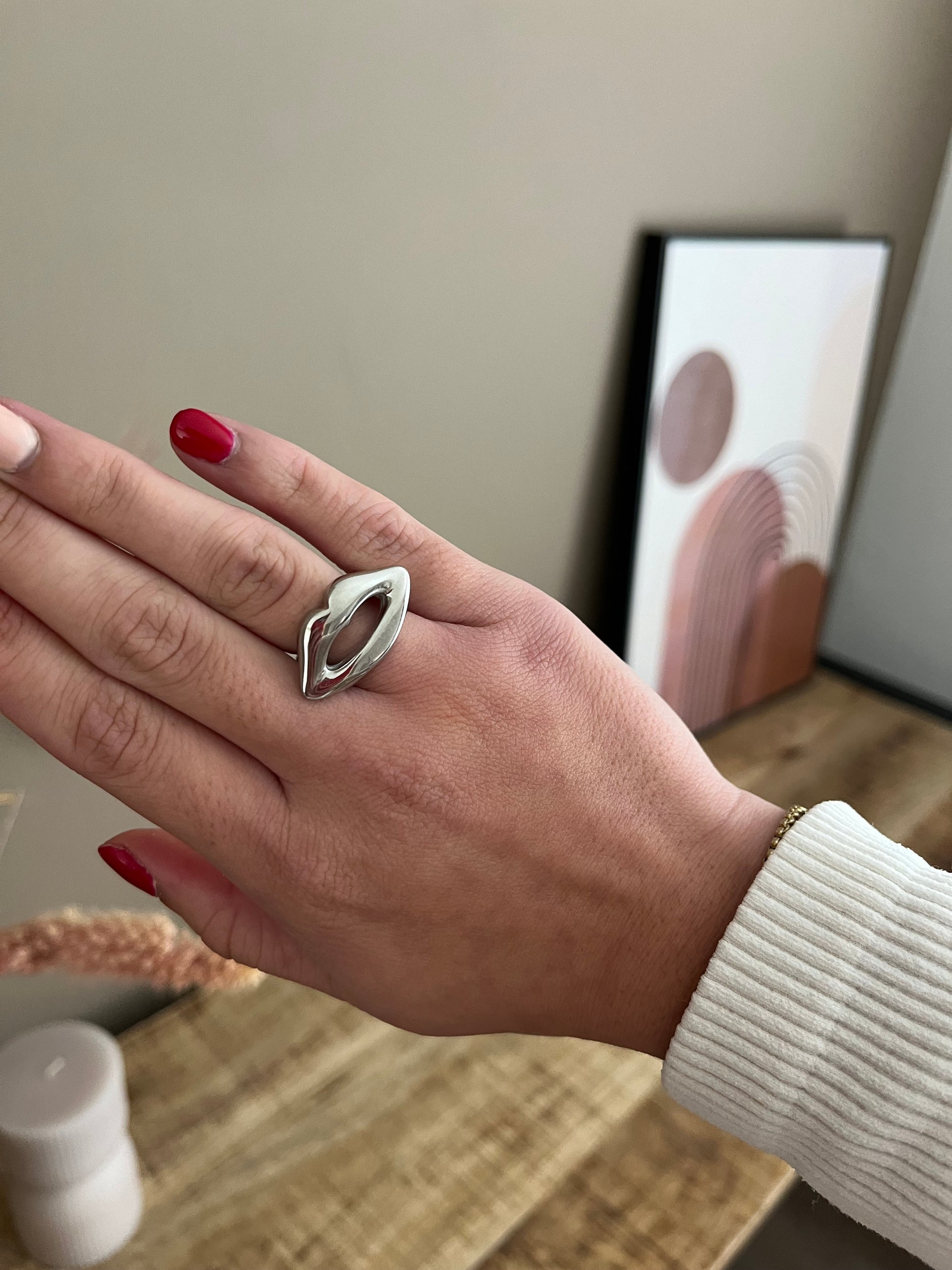 Ring- lips ring