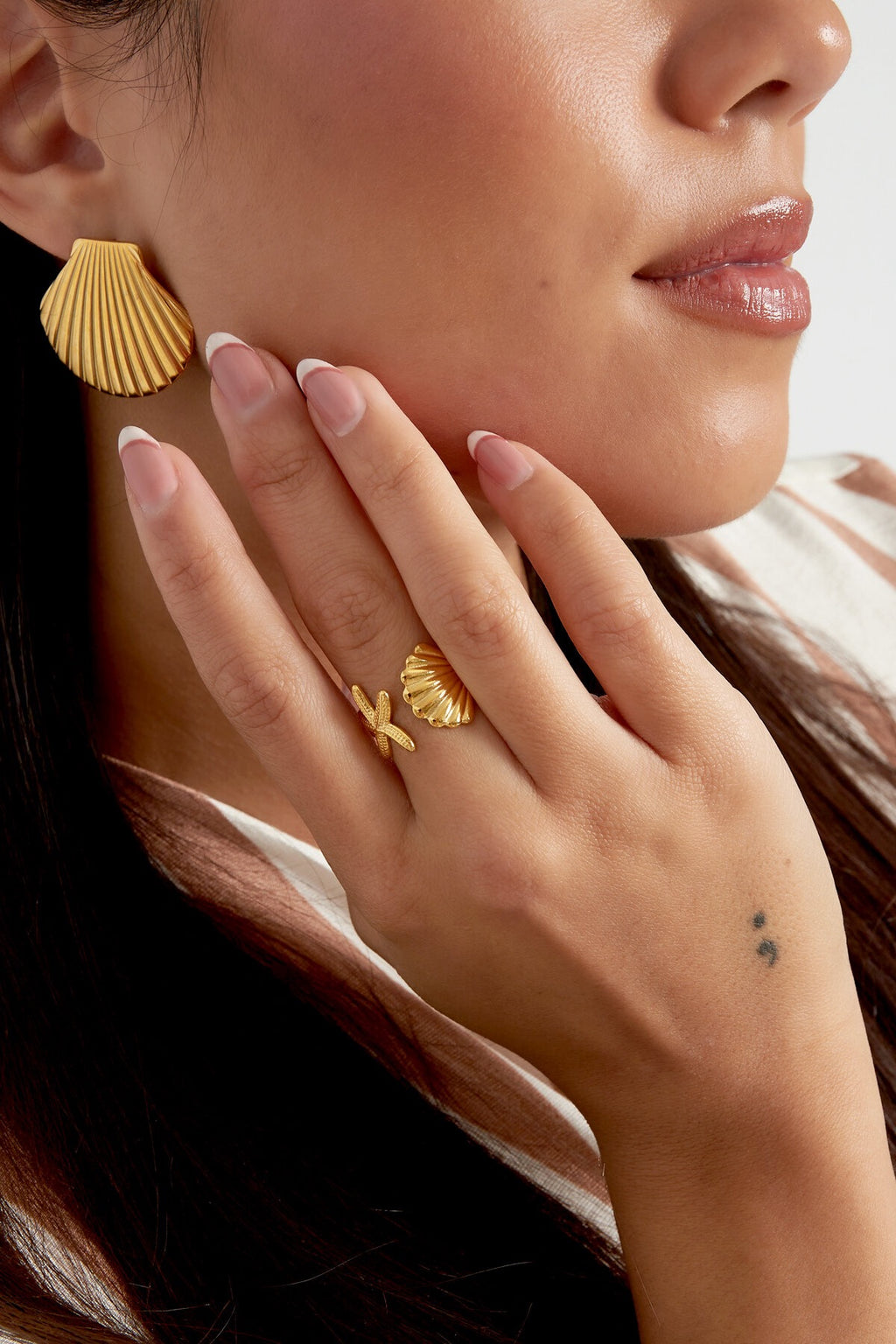 Sea shell ring