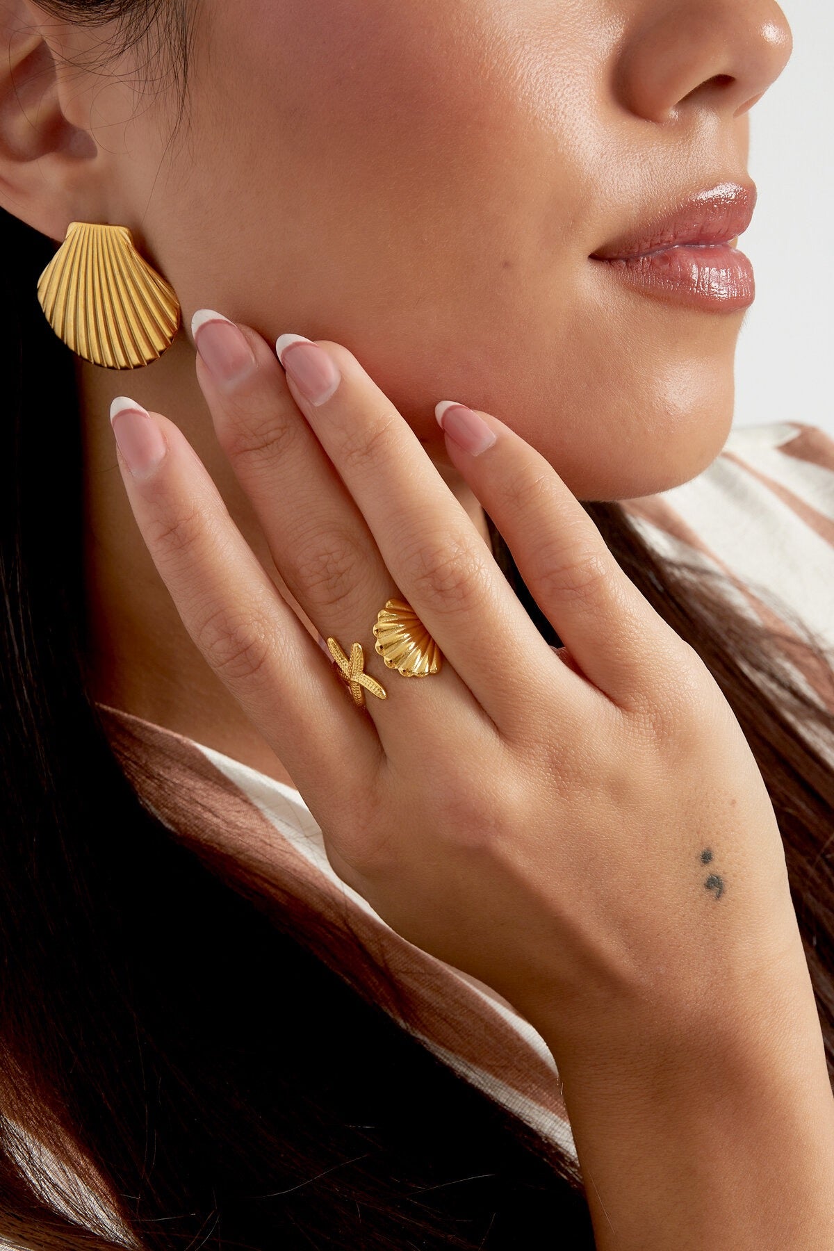 Sea shell ring