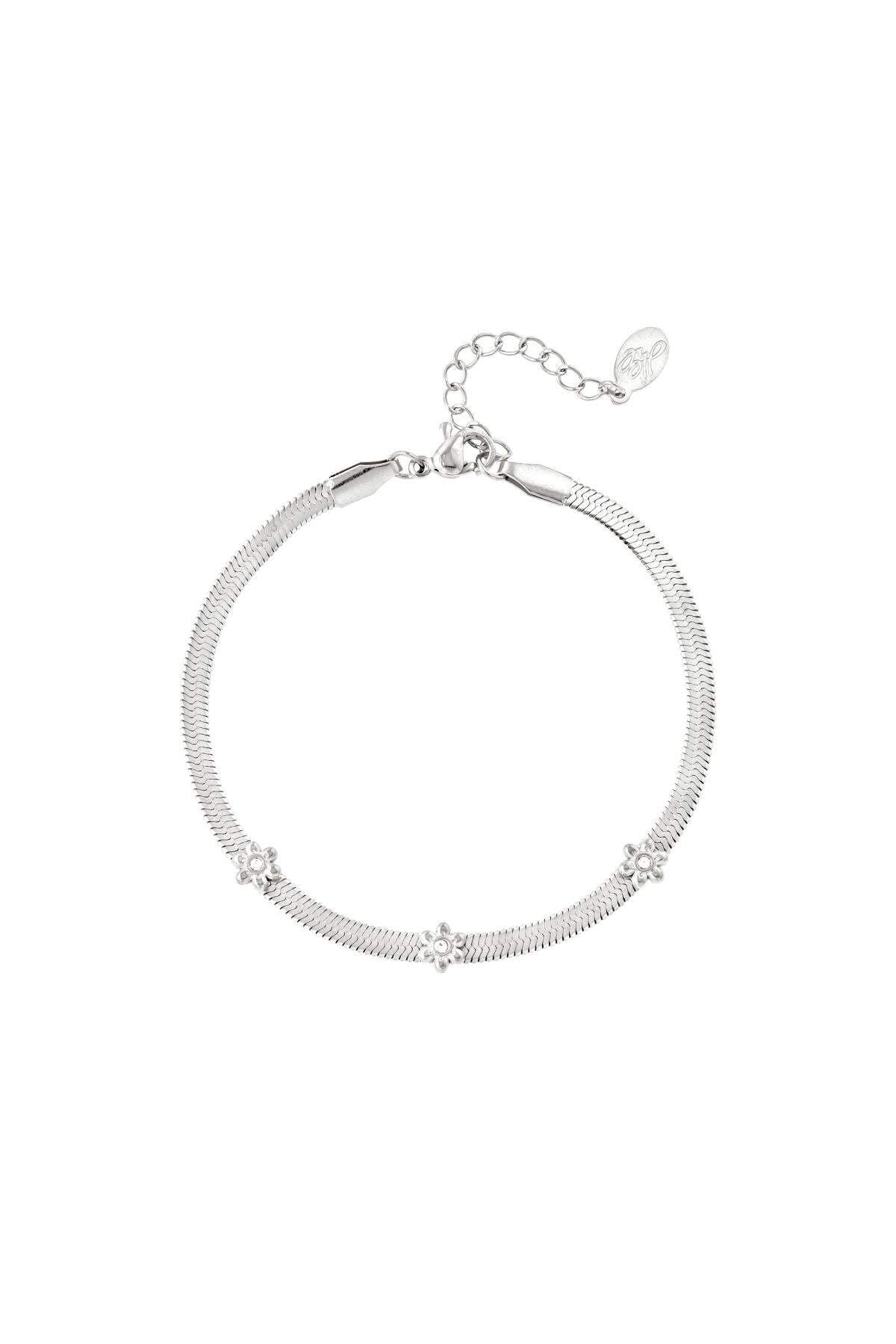 Platte armband met bloemen