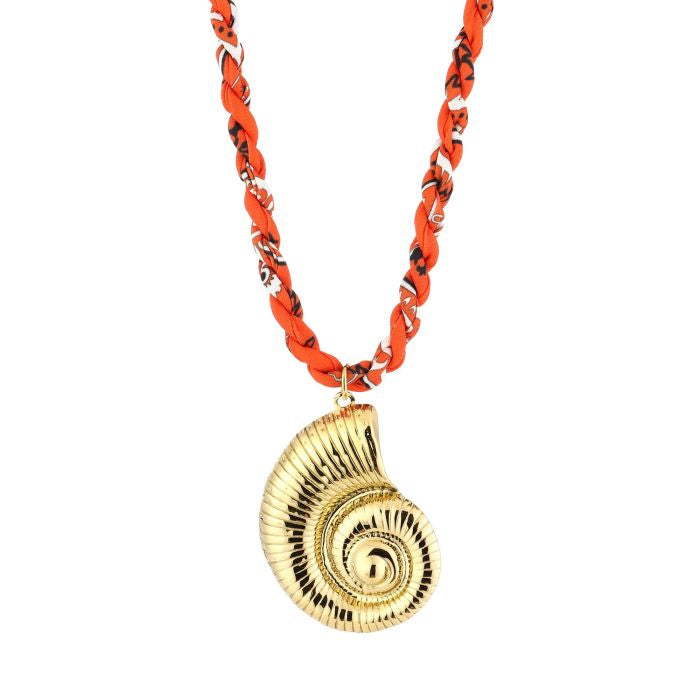 Oranje ketting met schelp